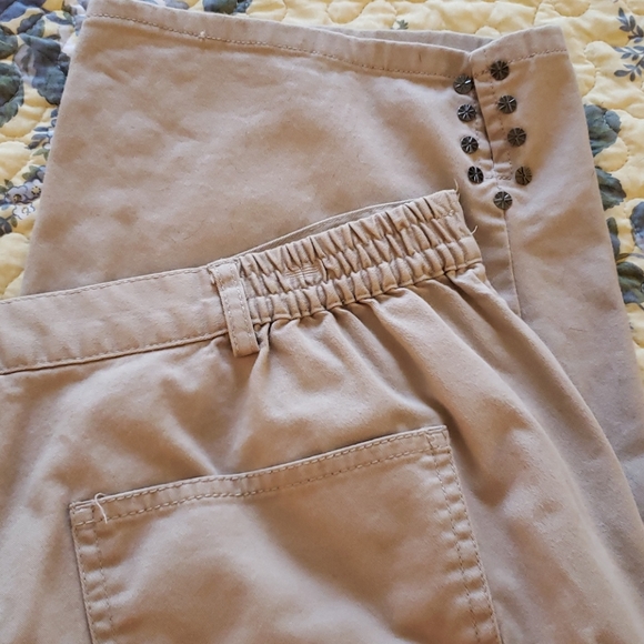 Ruby Rd. Capris - Picture 3 of 5